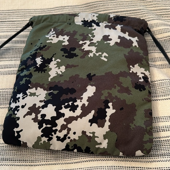 Miu Miu camouflage pouch - Picture 4 of 6